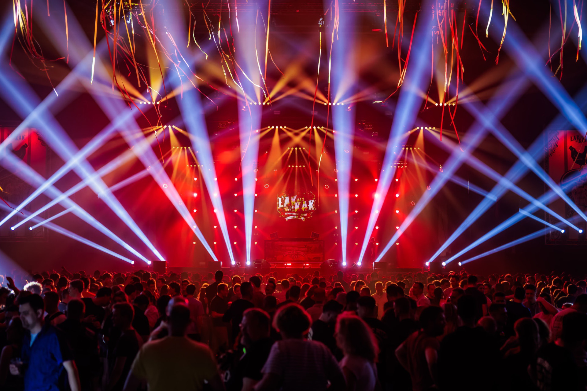 Lichtshow boven de zaal